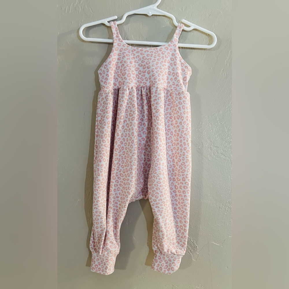 Charming Pink and White Leopard Print Strap Romper - Picture 1 of 1